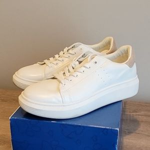 No Boundries white 8.5